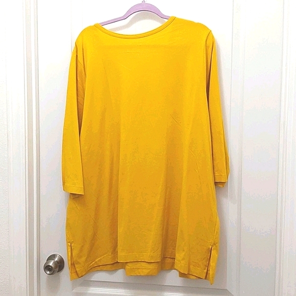 *T25729 Gold Woman WithinTop - Picture 2 of 3